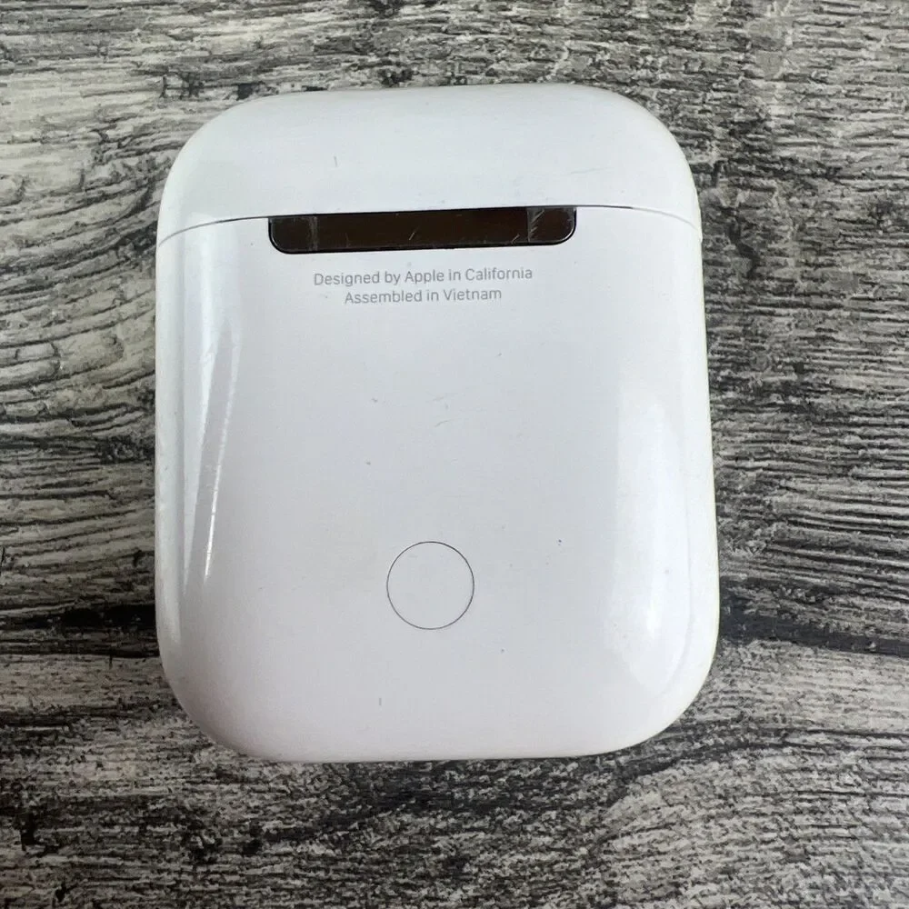 Genuine Apple AirPods 1st and 2nd Gen Replacement Charging Case - A1602